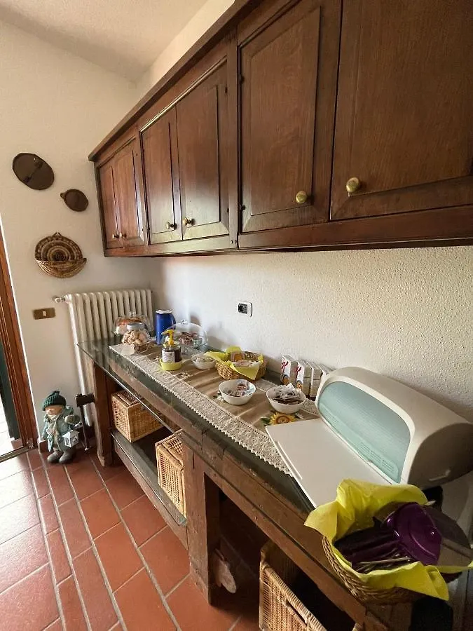 B&B Gli Ulivi 카를라조